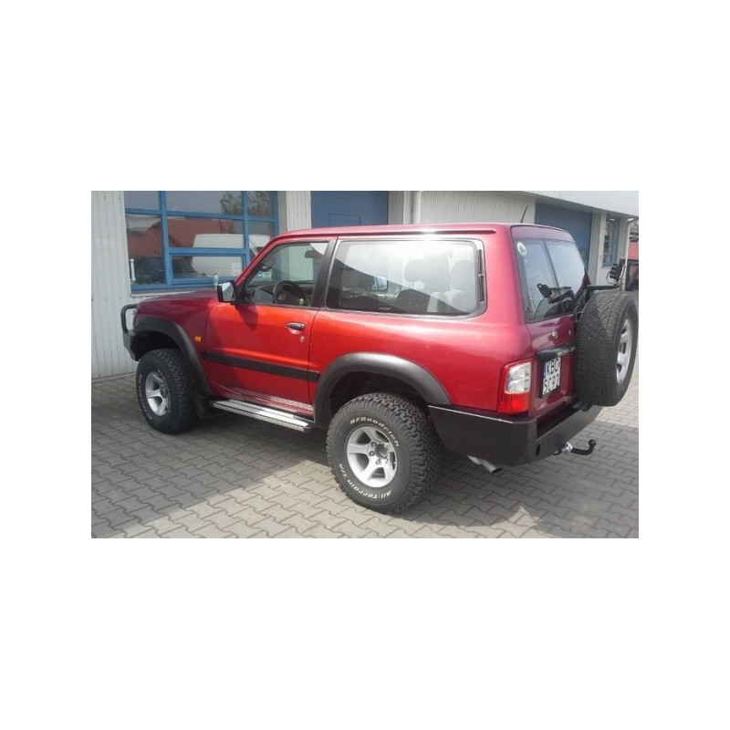 Lökháritó Nissan Patrol Y61 hátsó