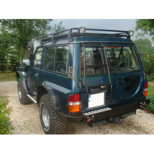 Lökháritó Nissan Patrol Y60 hátsó - csorló tartó nélkül